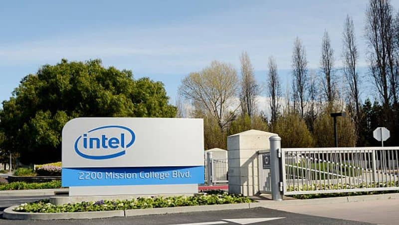 Intel plans to lay off 15000 employees due to cost-cutting dee