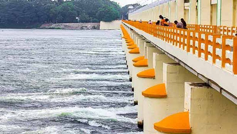 Flooding in Mukkombu due to release of water from Mettur dam