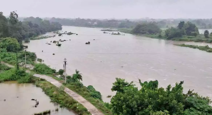 Farmer dies due to Krishna river flood at kagwad in belagavi grg 