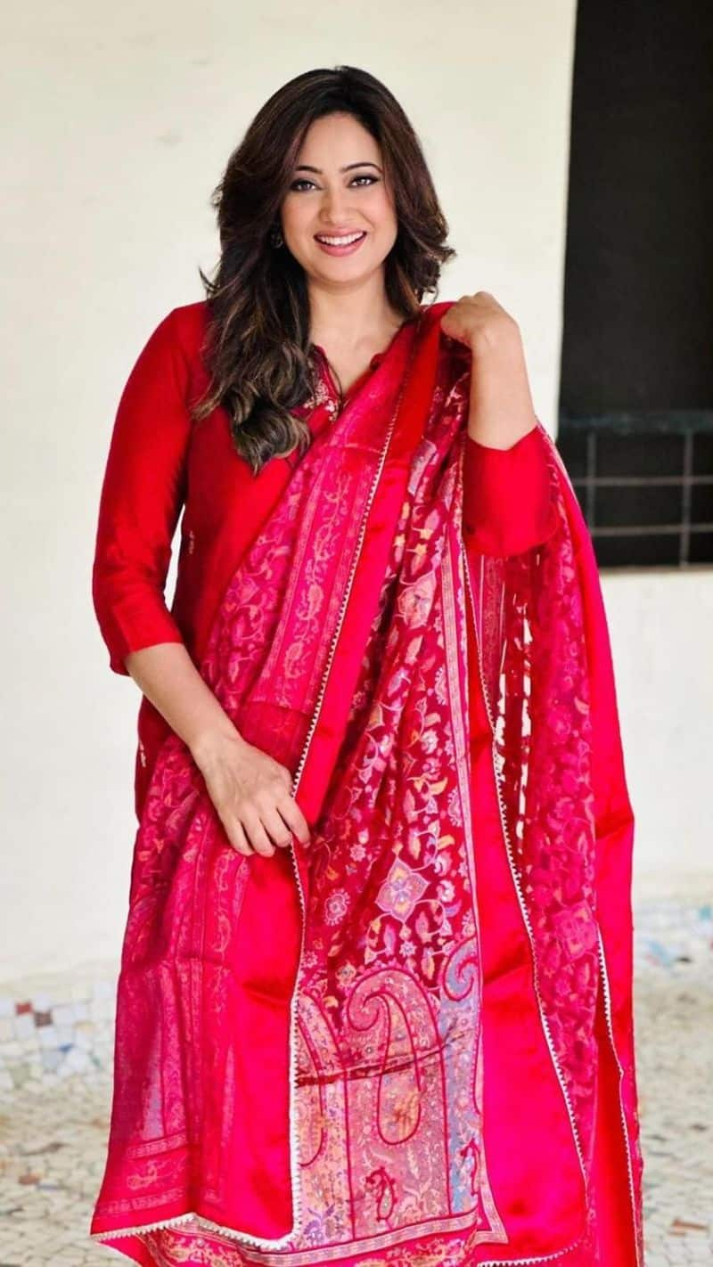 Hariyali Teej Shweta Tiwari Chic Kurta Sets for a Perfect Teej Look iwh