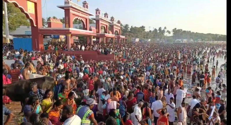 Lakhs of devotees throng Rameswaram on the occasion of Aadi Amavasi KAK