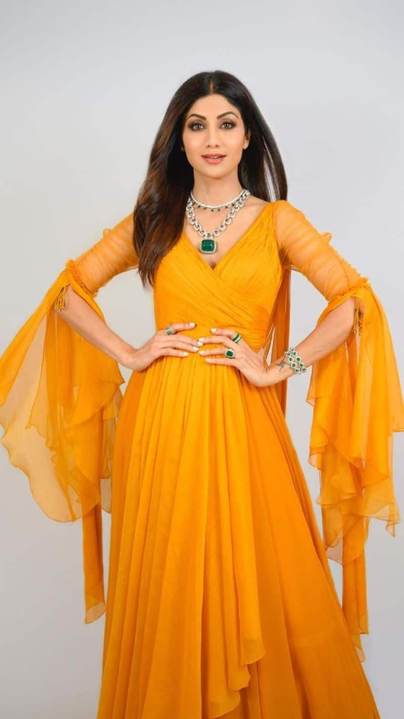 Shilpa Shetty Latest salwar suit designs for-sisters-day-2024