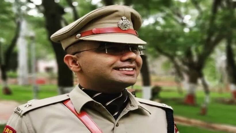 Success Story: 33 एग्जाम में फेल हुआ शख्स 34वीं बार सीधे UPSC क्रैक कर बन गया IPS