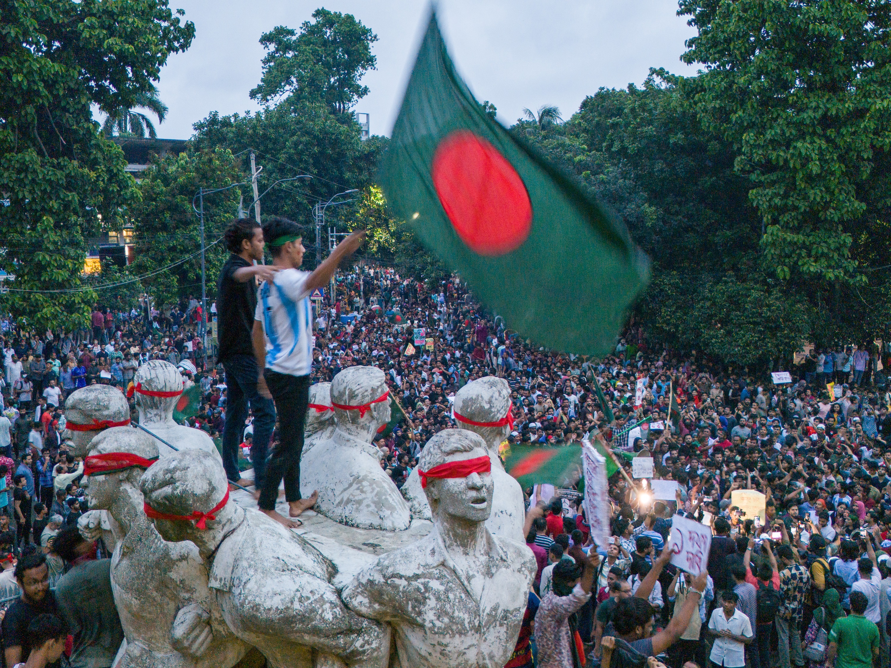 Bangladesh unrest: 'Violence should stop, interim govt to be formed,' says Army chief as Sheikh Hasina quit gcw