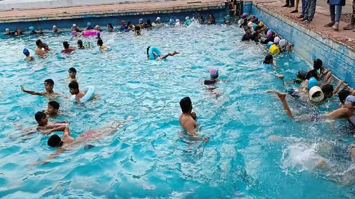 swimming pool