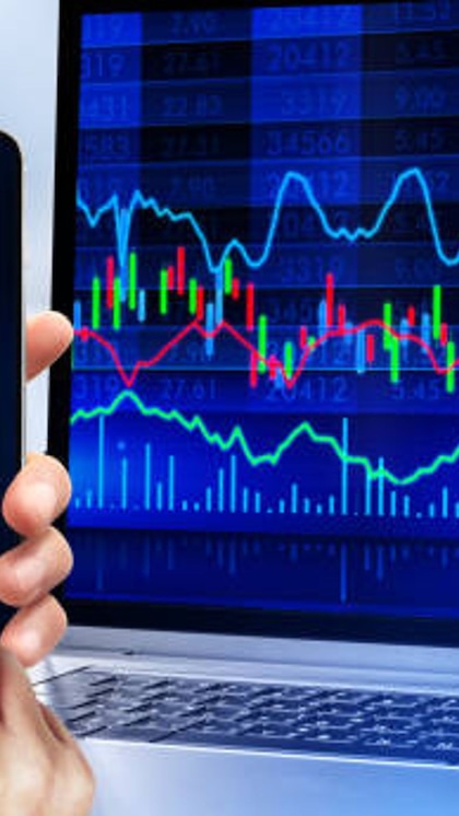 <p><strong>Stock Market Crash: </strong>आज बाजार में आज कोहराम मचा है। चंद मिनटों में ही 10 लाख करोड़ से ज्यादा की रकम डूब गई। मार्केट में ये 10 शेयर ताश के पत्तों की तरह बिखरे बिखर गए।</p>
