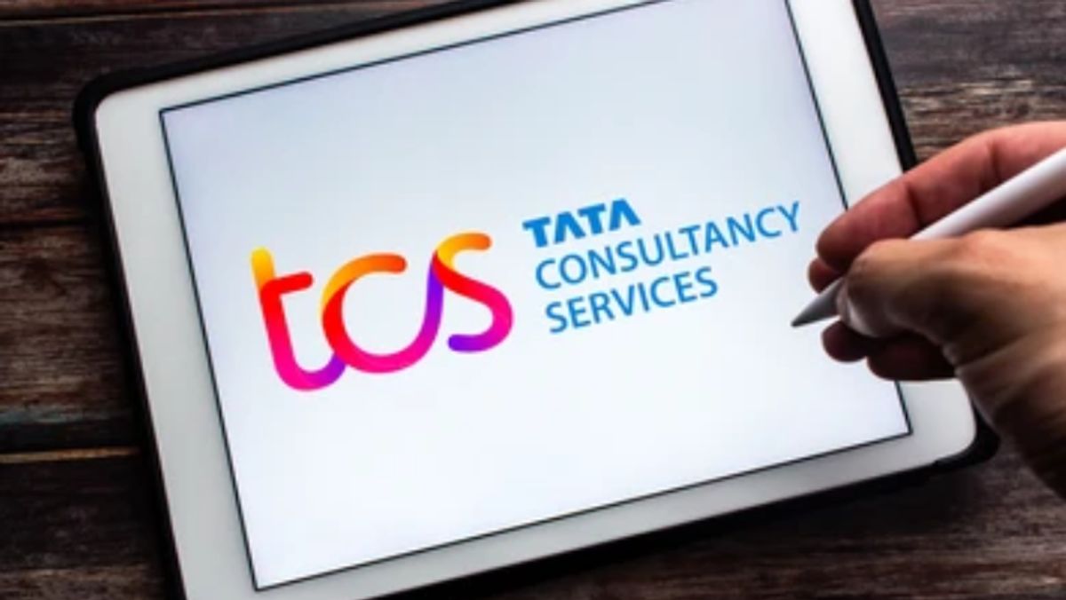 TCS plan to establish IT facility centre in vizag 10k employment generated ckm