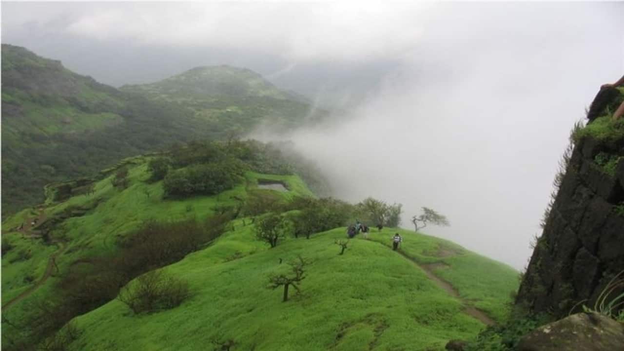 Pleaces Visit Near Pune: मानसून में जन्नत से कम नहीं ये 5 जगहें, पुणे से बस 3 घंटे दूर 
