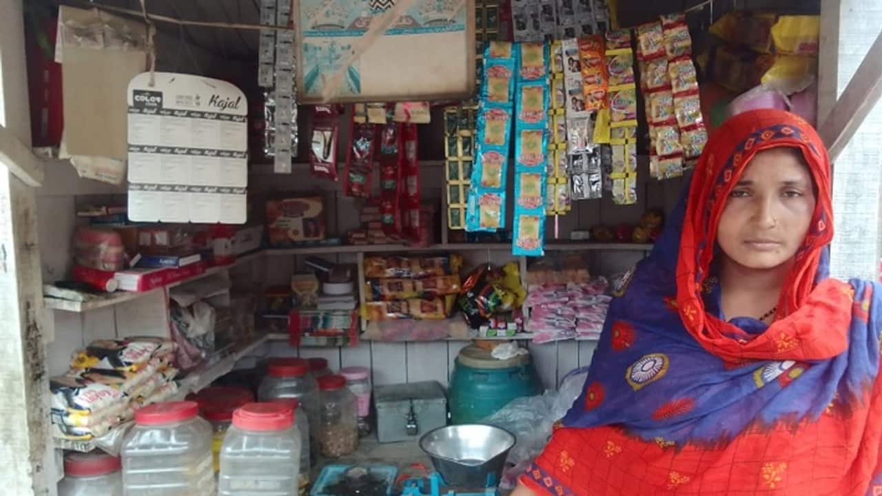 शादी के 4 साल बाद पति दिव्यांग, रोजी-रोटी का संकट...भूखे पेट सोए, इन छोटे-छोटे कामों से संभाला परिवार 