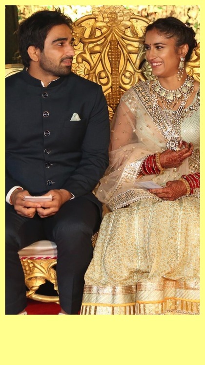 <p>विनेश फोगाट ने पूर्व पहलवान सोमवीर राठी से शादी की। दोनों पहली बार रेलवे में मिले थे। दोनों ही रेलवे के लिए काम कर रहे थे। </p>
