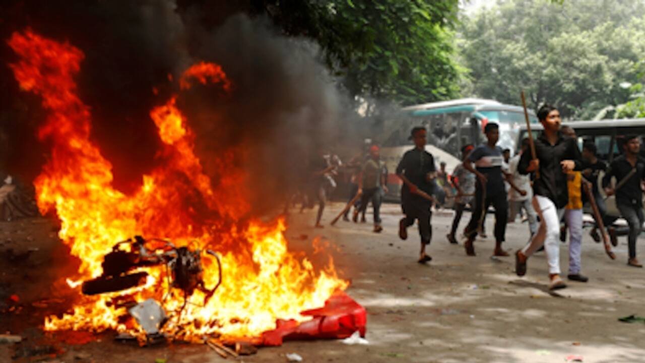 'TV Station Set on Fire': Bangladesh Journalist Recalls Horrific Situation | Must Watch
