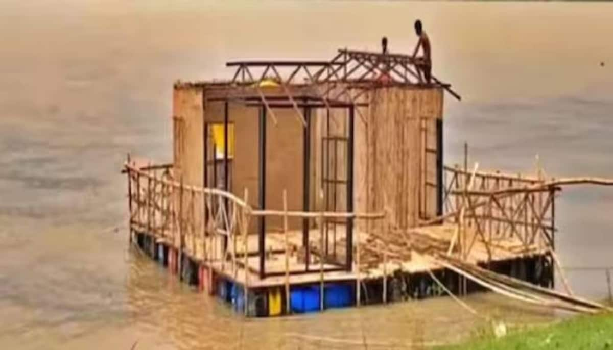 man built floating house in bihar says it does not drown in flood