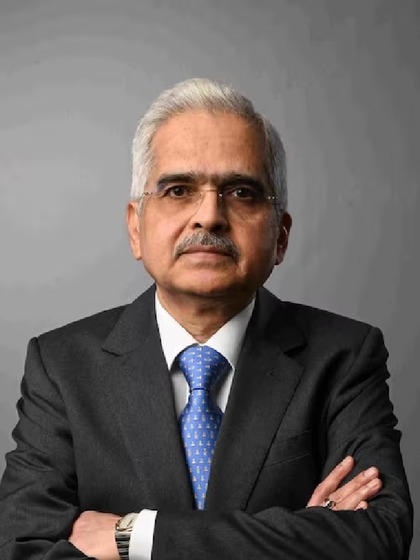 <p>शक्तिकांत दास तमिलनाडु कैडर के 1980 बैच के सेवानिवृत्त भारतीय प्रशासनिक सेवा (IAS) अधिकारी हैं।</p>
