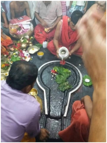 <p>At this temple, which is well-known for its devotion to snake deities, more people come during Nag Panchami to participate in rites and receive blessings.<br />
 </p>
