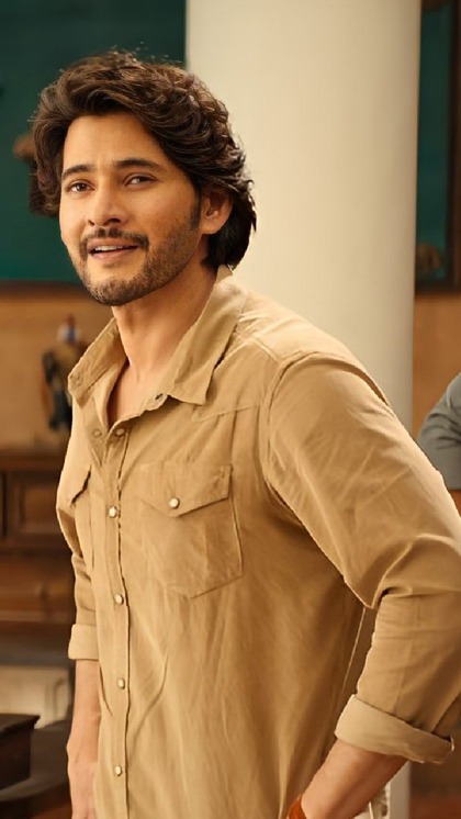 <p>साउथ के फेमस एक्टर महेश बाबू आज अपना 49वां जन्मदिन मना रहे हैं। 50 करोड़ के प्राइवेट जेट से घूमने वाले महेश बाबू की करोड़ों नहीं अरबों की संपत्ति है। जानिए महेश बाबू की नेटवर्थ</p>
