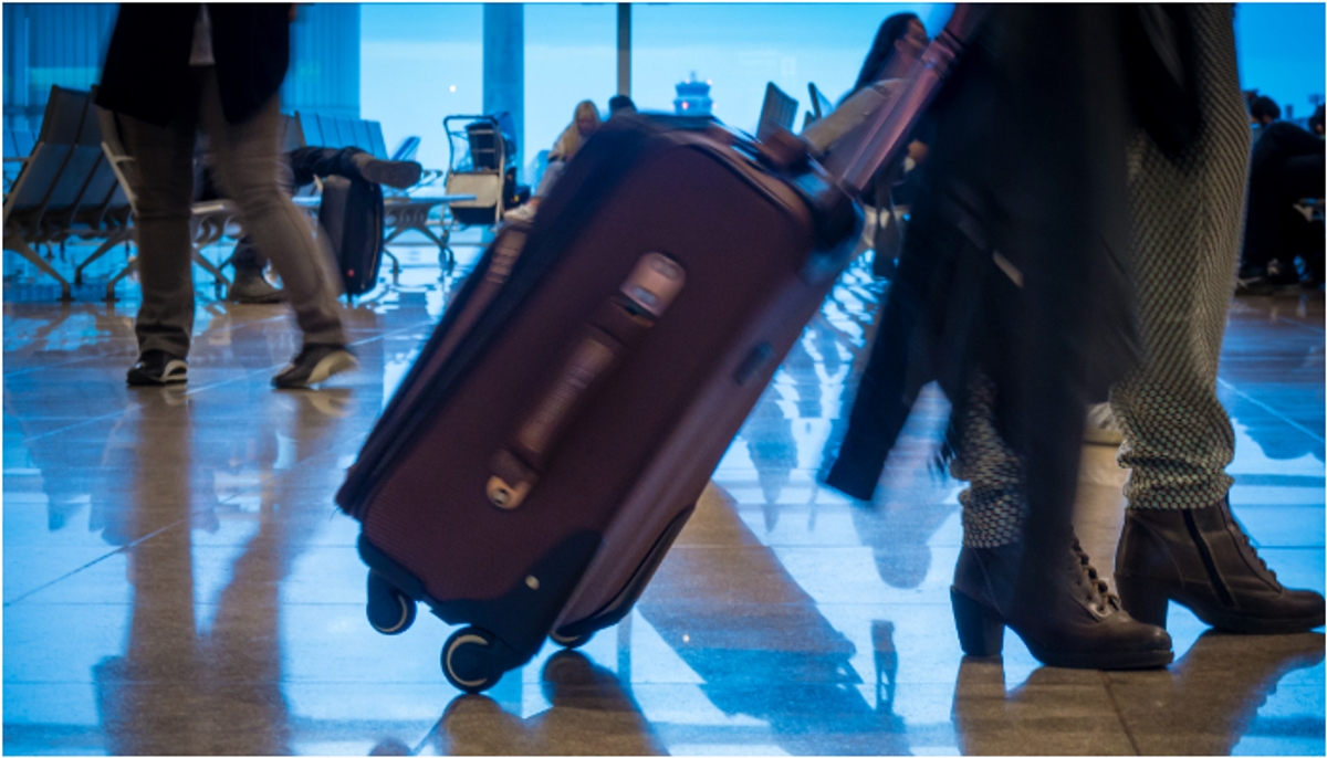 emirates airlines issued travel update and bans pagers or walkie talkies in baggage 