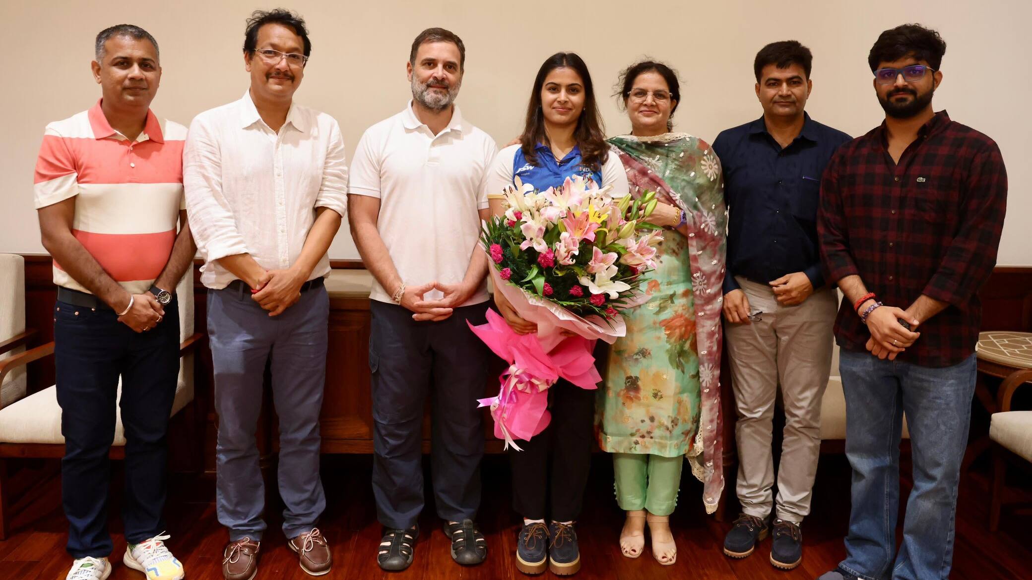 Manu Bhaker met LoP Rahul Gandhi