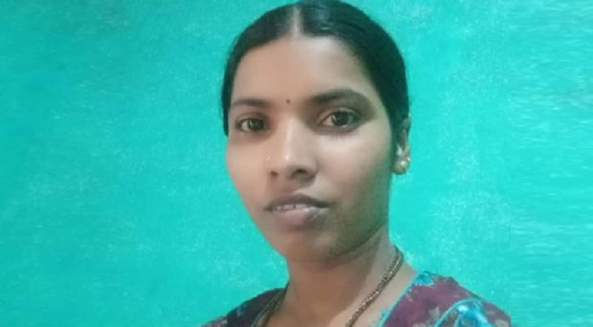 woman died from snake bite in shivamogga karnataka news gvd