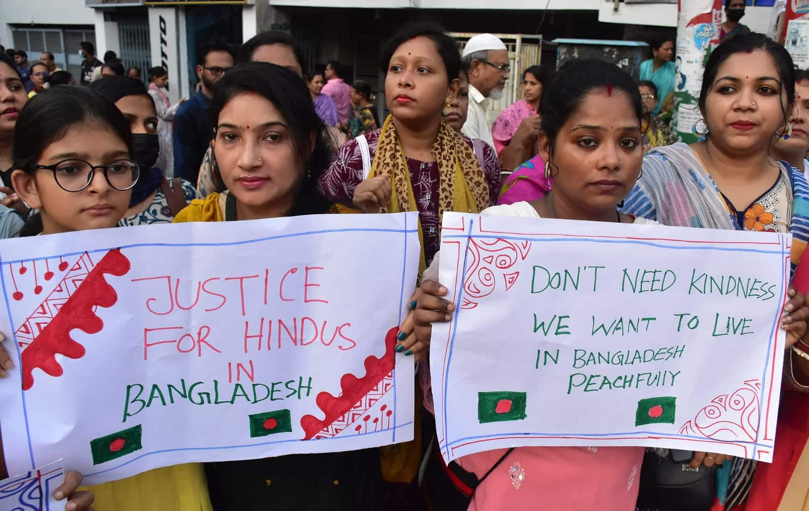 Bangladesh Hindus protest against communal atrocities against them chanted jai Shriram Hare Ram Hare Krishna in street akb