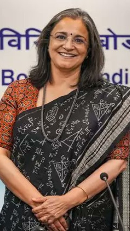 <p>अडानी ग्रीन एनर्जी के शेयरों को सबसे अधिक नुकसान हुआ,क्योंकि BSE पर इसका मूल्य 7% की हानि के साथ 1,656 रुपये के दिन के लोएस्ट लेवल पर पहुंच गया,हालांकि बाद में इसमें कुछ सुधार हुआ।</p>
