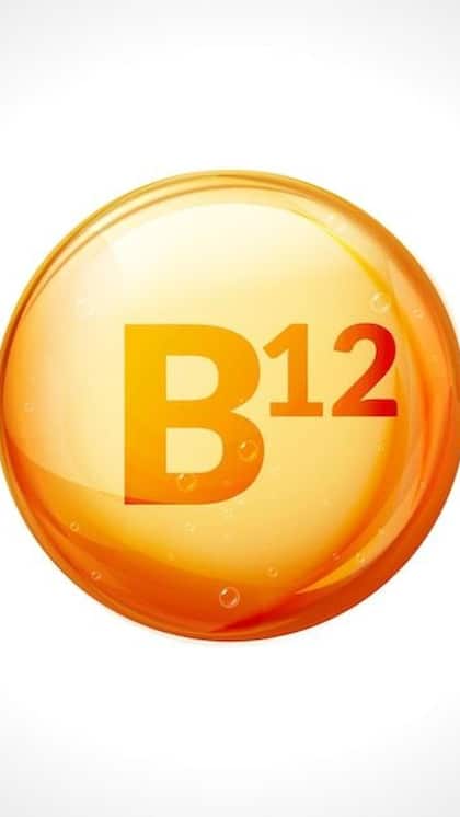 शरीर कमजोर करती Vitamin B12 की कमी
