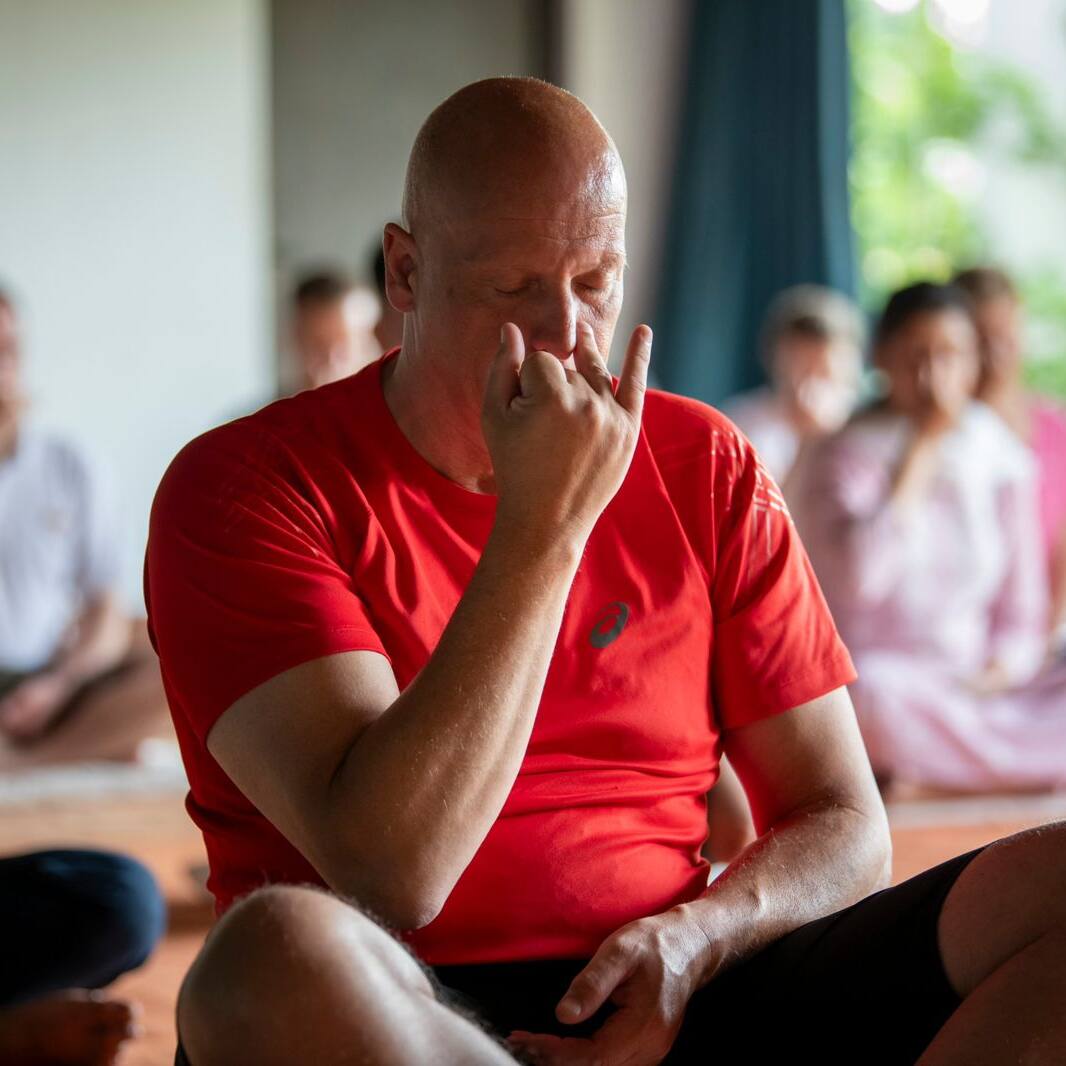 Yoga Day 2025: 30 ఏళ్లు దాటినవారు టీనేజర్ లా ఉండాలంటే ఈ యోగాసనాలు వేయండి!