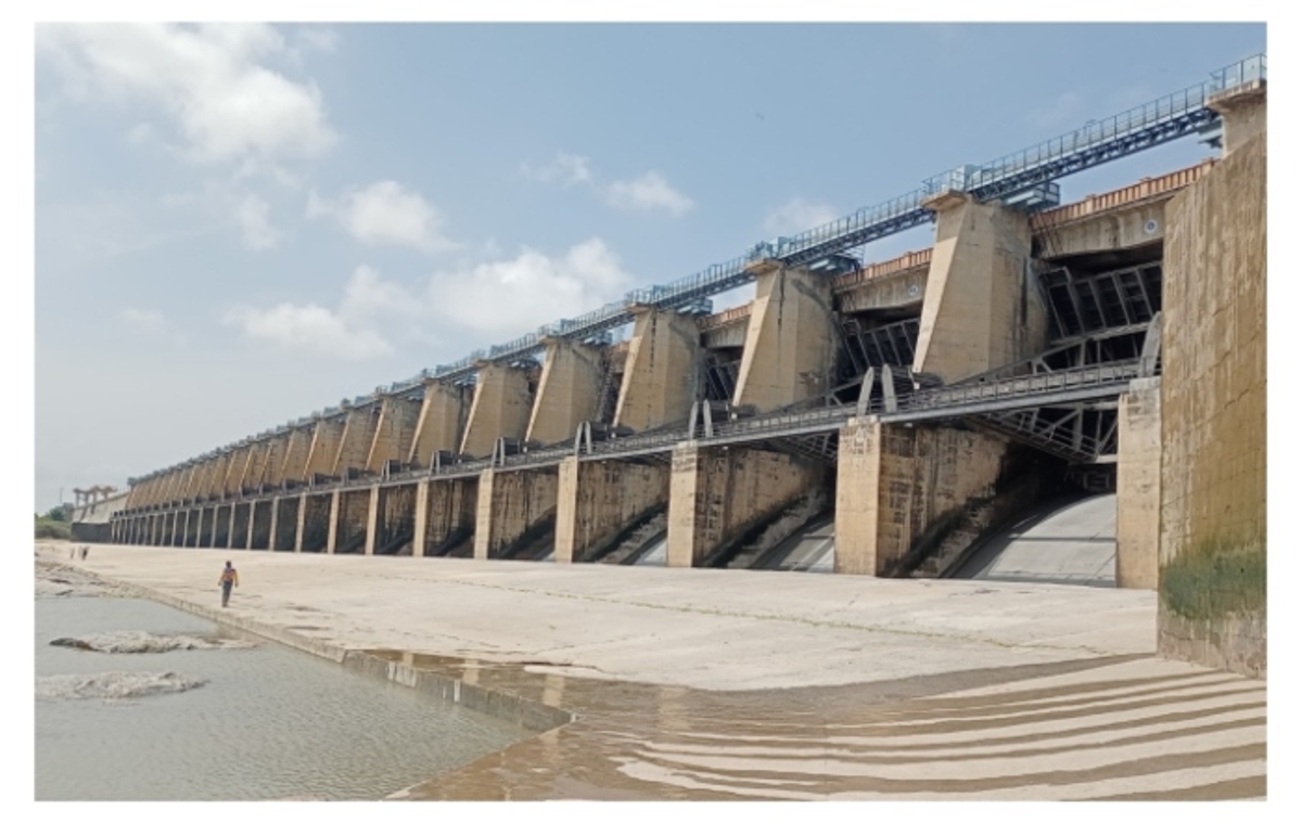 high alert in Basava Sagar Reservoir after TB dam broken gate incident gow