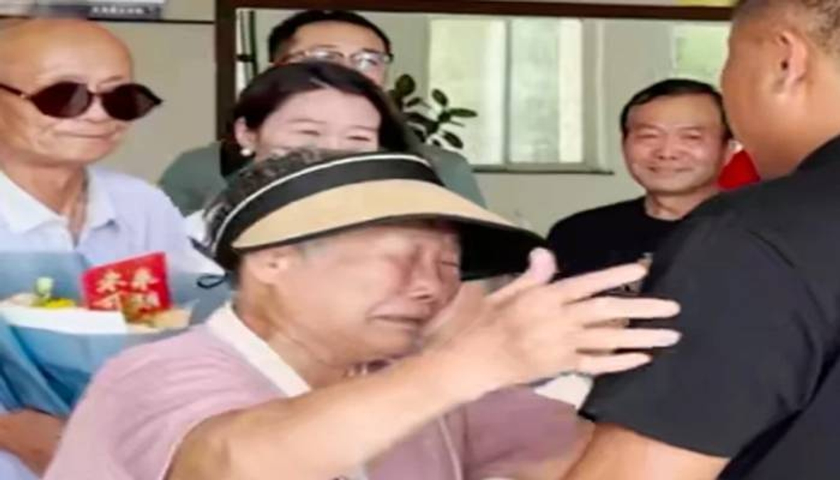 china parents reunites with son after 37 years 