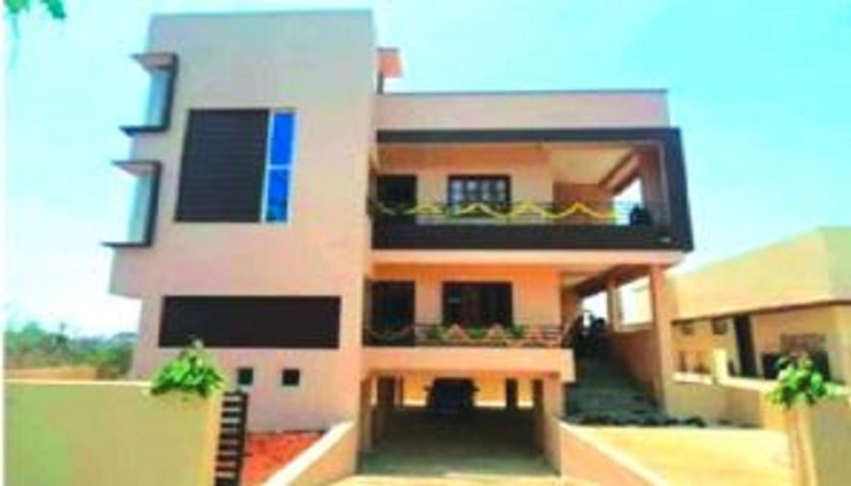 bjp mp Jagadish Shettar vacated belagavi house due to architectural defects grg 