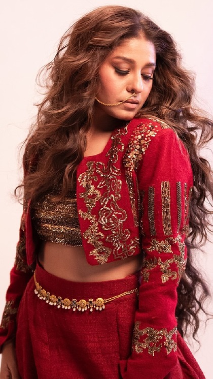 सुरों की मल्लिका Sunidhi Chauhan हैं फैशनेबल Diva,चुन लें 8 Fancy Look