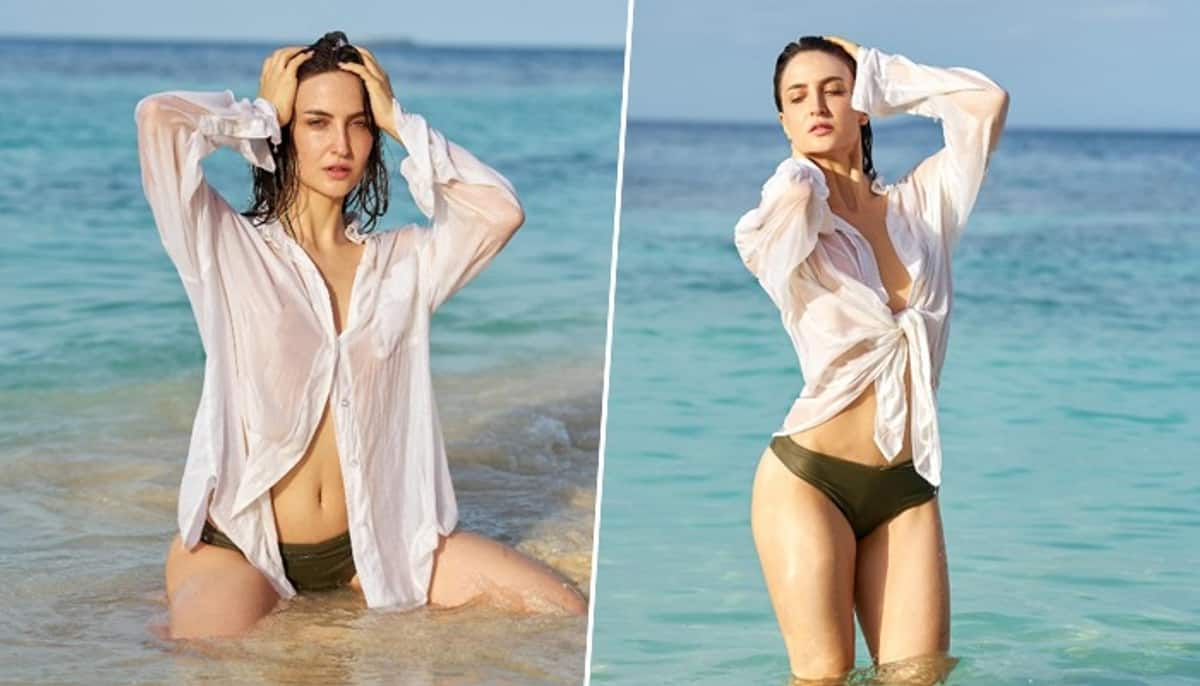 Elli Avram SEXY PHOTOS: Actress goes BOTTOMLESS as she takes a dip in the sea RKK