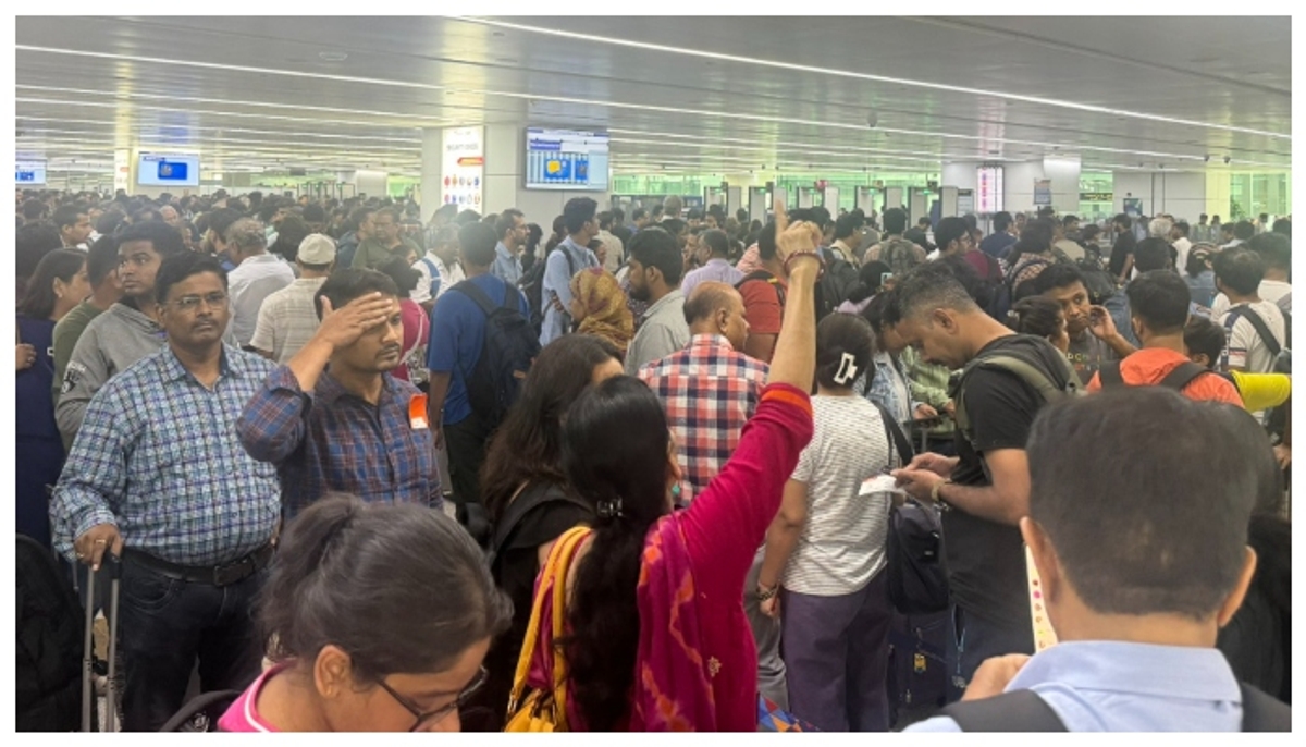 average wait time 256 minutes in security check at Delhi airport social media note goes viral 