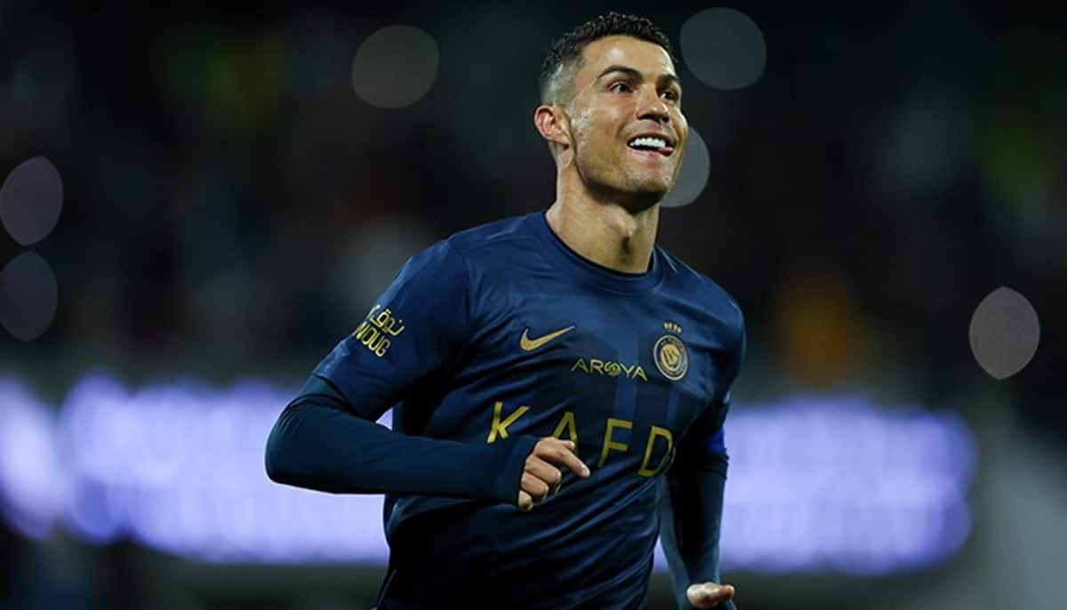 Cristiano Ronaldo Makes History as First Person to Reach 1 Billion Followers on Social Media san