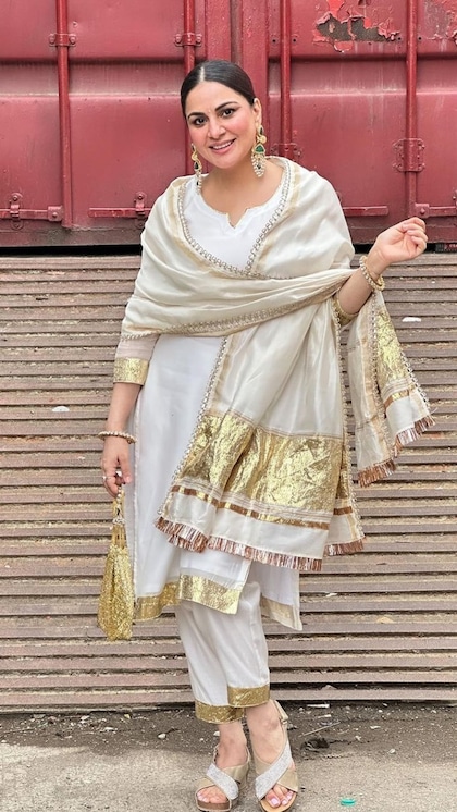 भाभी पूछेगी सूट का दाम,जब राखी पर पहनेंगी Shraddha Arya से सूट सलवार