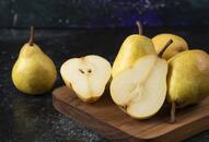  Eating pear lower the risk of constipation to type 2 diabetes