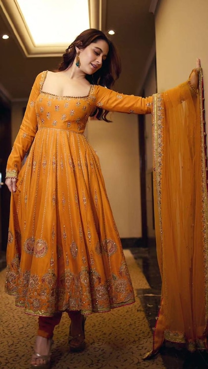 फूले न समाएंगी बहन,Raksha Bandhan में Gift करें 8 Trendy Anarkali suit