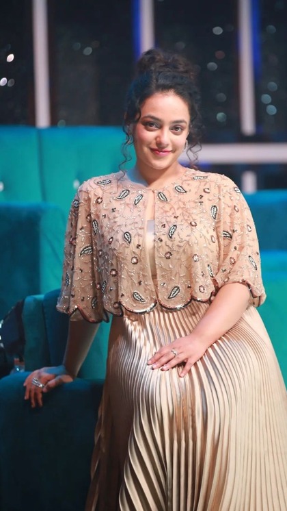 <p>नेशनल फिल्म अवॉर्ड की घोषणा हो गई है। जहां बेस्ट एक्ट्रेस का अवॉर्ड नित्या मेनन<b> </b>को फिल्म तिरुचित्राम्बलम फिल्म के लिए बेस्ट एक्ट्रेस का अवॉर्ड मिला है। </p>
