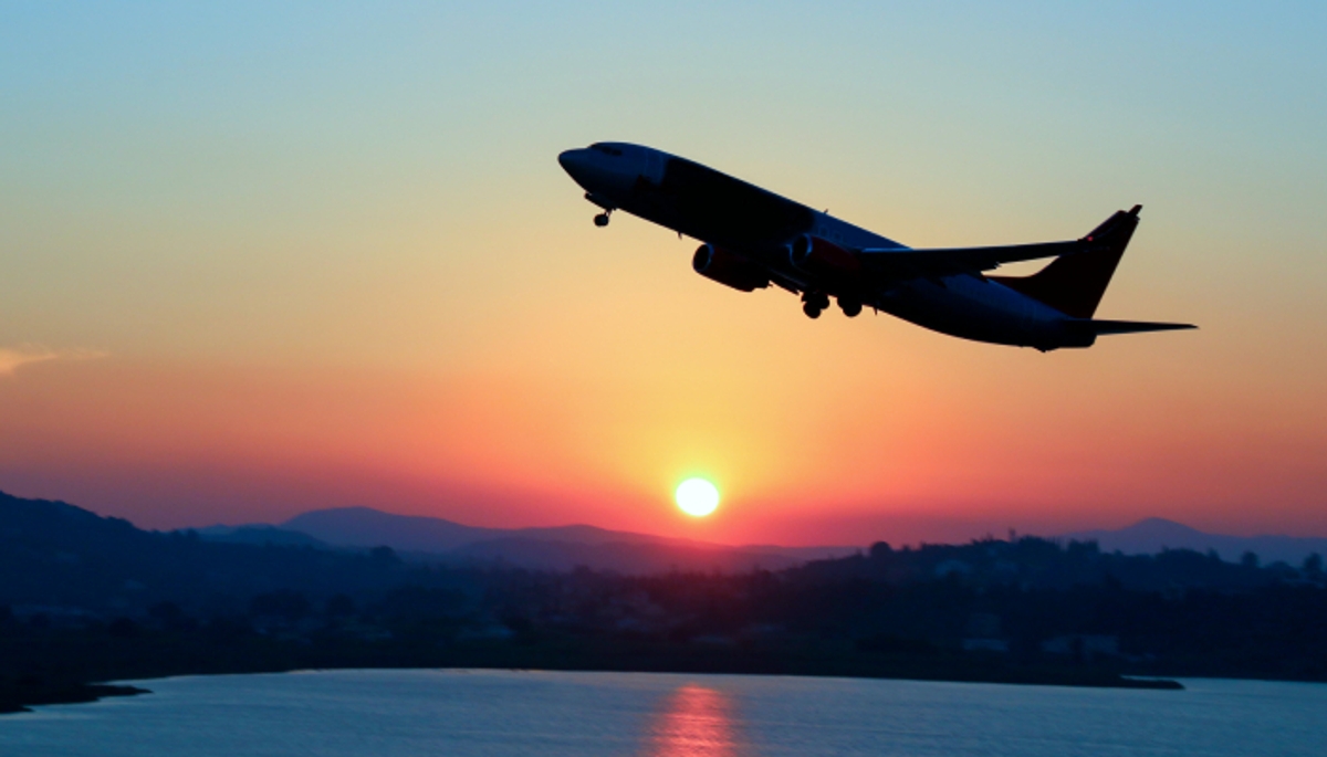 flight was delayed by an hour after the woman did not put her luxury bag under the seat 