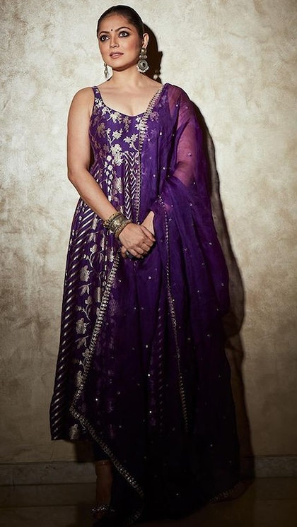फेस्टिव सीजन में दिखना है सेसी तो पहनें 10 Designer Salwar Suit