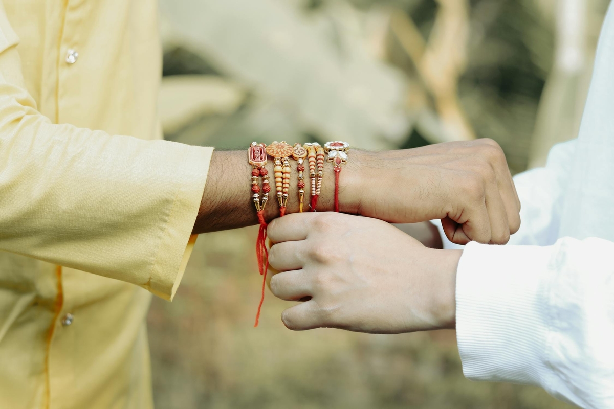 Raksha Bandhan today this year 12,000 crore recording rakhi business demand increase for indian rakhi akb