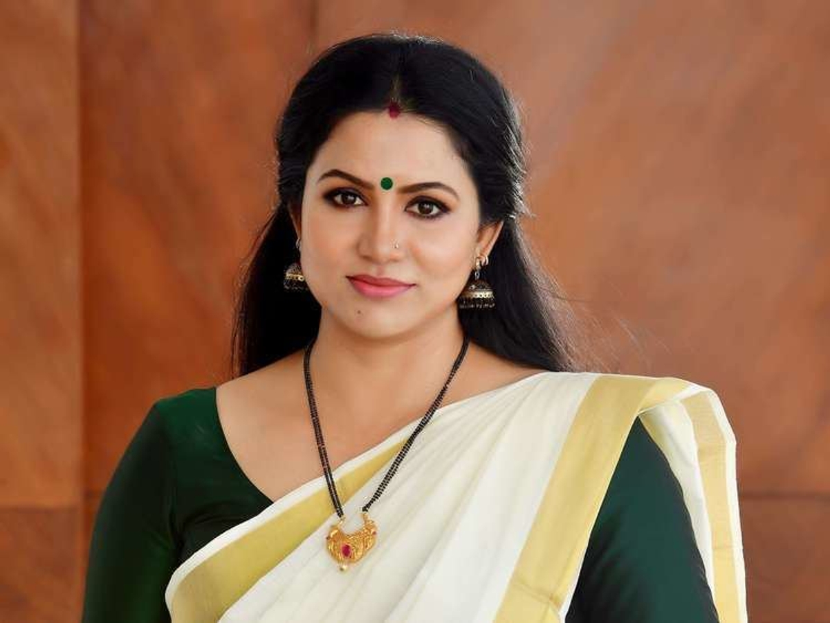 Extramarital Affair is not wrong says Malayalam actress Shilu Abraham