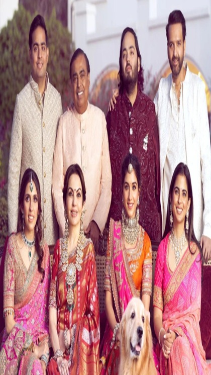 <p>एशिया के सबसे अमीर मुकेश अंबानी फॉर्च्यून 500 कंपनी रिलायंस इंडस्ट्रीज के मालिक हैं। 19.68 लाख करोड़ रुपये के मार्केट कैपिटलाईजेशन के साथ ये कंपनी देश का सबसे बड़ा ग्रुप है।</p>
