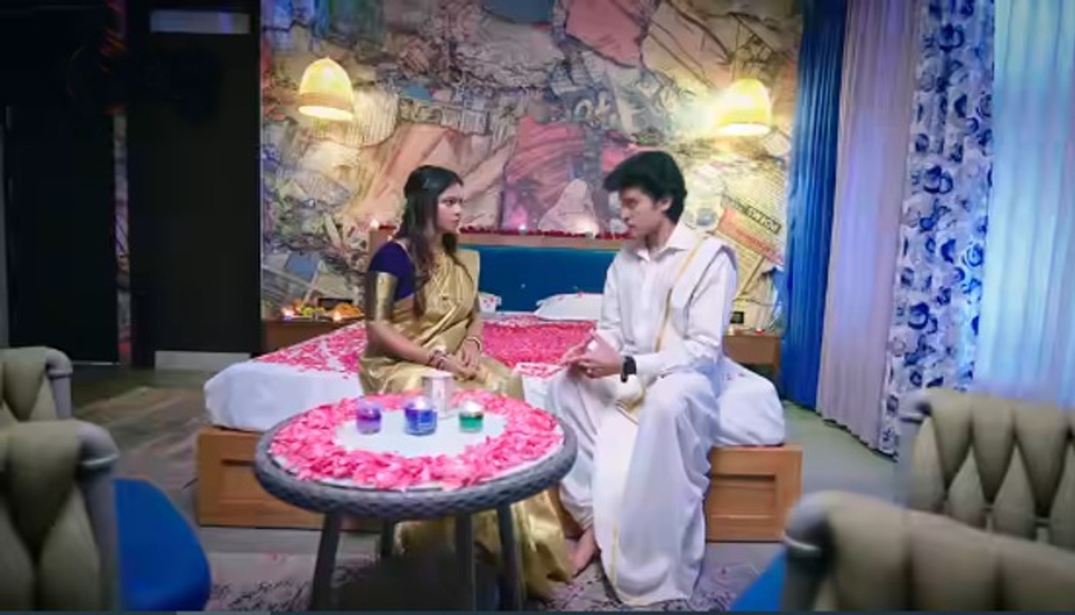 What happening in Amrutadhare tv serial first night scene? 