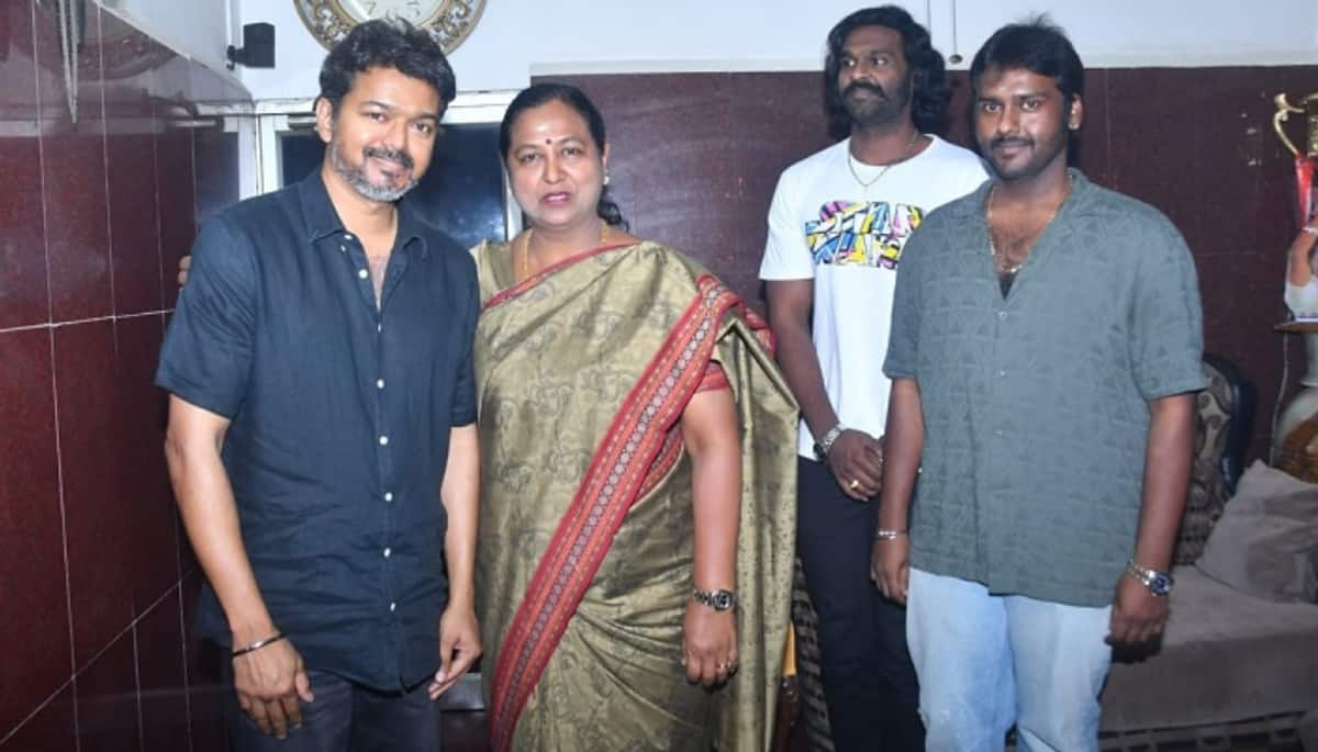 Thalapathy vijay met captain vijayakanth family members viral photos ans