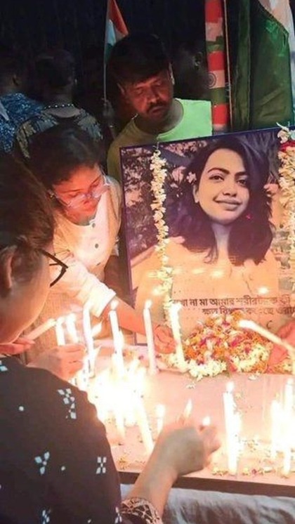 <p>कोलकाता में एक डॉक्टर के बलात्कार और हत्या के मामले की सुनवाई के दौरान सुप्रीम कोर्ट ने देश के मेडिकल प्रोफेशनल्स की सिक्योरिटी के लिए एक राष्ट्रीय टास्क फोर्स का गठन किया है।</p>
