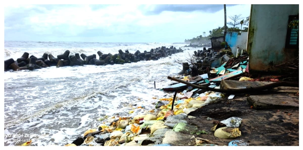 Kallakkadal Warning Issued In Coastal Areas Of Kerala for two days  IMD issued warning to fishermen