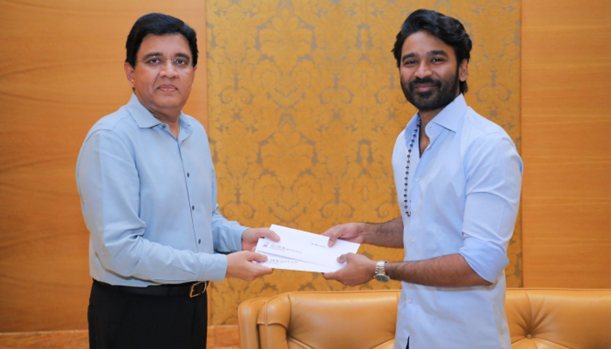 Producer Kalanithi Maran Gifted 2 cheques for Dhanush Raayan success ans