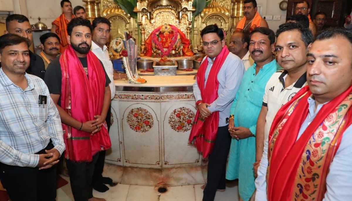 rohit sharma and jay shah visited siddhivinayak temple with t20 world cup