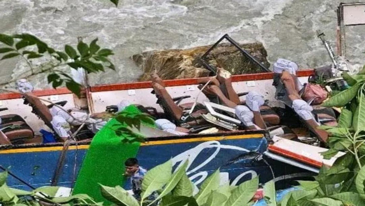 Nepal Bus Accident...14 dead as bus carrying 40 Indian passengers plunges into a river tvk