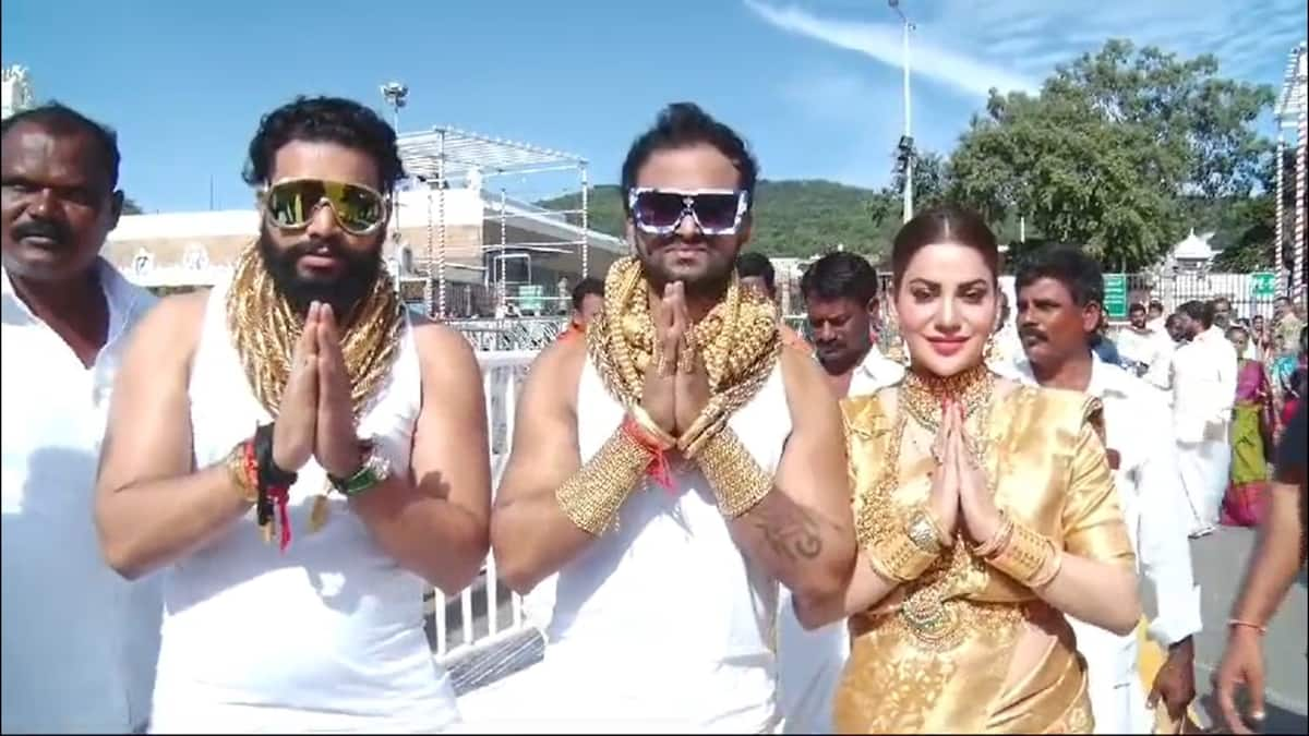 In Tirupati wearing kilos of jewellery, the trio attracted everyone's attention vel